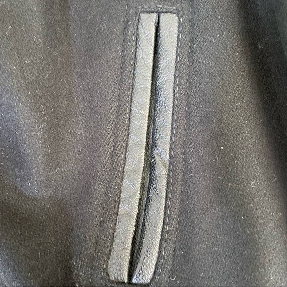 Burke’s Bay Wool and Leather Classic Varsity Jacket. Medium - Picture 9 of 12